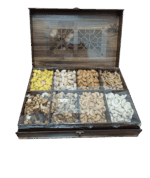 تشكيلة مكسرات فاخرة تشكيلة مكسرات فاخرة 2 كيلو تشكيلة مكسرات فاخرة – 2 كيلو من الطعم الطبيعي المميز متوفر بليمون وملح و بدون ملح